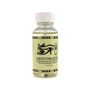 Nail Dehydrator - är en avfettningsvätska som används under förlängning av naglar för att försiktigt dehydrera den naturliga nagelytan