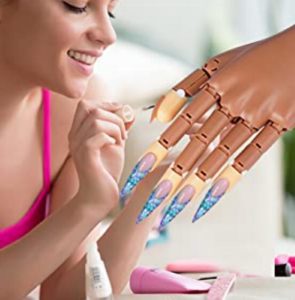 Nail training hand Nail trainer hand - Övningshand Naglar En elev öva nail art
