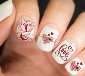 nail stamping plate nagel stämpelplatta Nagelinspirationer av nagelkonstnären skapade med nagelstämpel, även kallad för stämpelplatta eller stämpelmall - kärlek