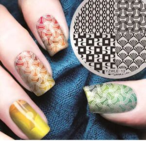 Nagelinspirationer av nagelkonstnären skapade med nagelstämpel, även kallad för stämpelplatta eller stämpelmall - mönsternail stamping plate nagel stämpelplatta 