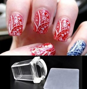 nail stamping plate nagel stämpelplatta Nagelinspirationer av nagelkonstnären skapade med nagelstämpel, även kallad för stämpelplatta eller stämpelmall - mönster blommor