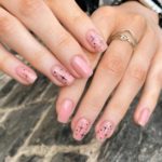 Stjärnor i rosen-guld nagelklistermärken på modellen Nailart star nail stickers - Artisten från hela världen