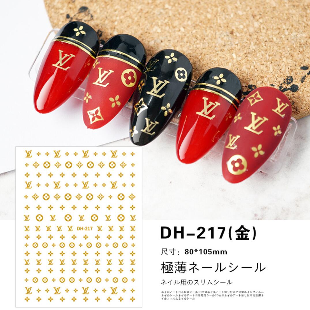 Louis Vuitton Nagelklistermärken LV nail stickers Lyx guld
