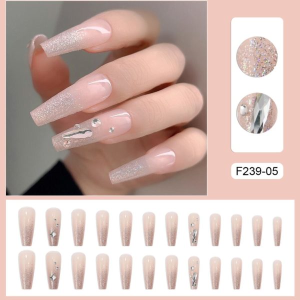 Nude begie Långa Lösnaglar med glitter och diamanter design Press on Nails Närbild på lös naglar F239-05
