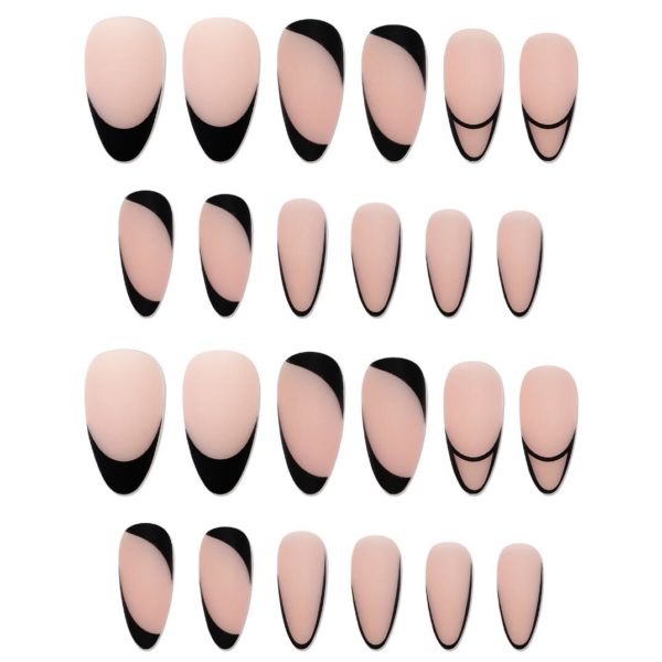 Pastell begie rosa naturliga Lösnaglar med svart tippar design Press on Nails Närbild på lös naglar