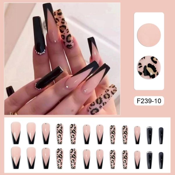 Rosa leopard Långa Lösnaglar med diamanter och leopard design Press on Nails Närbild på lös naglar F239-10