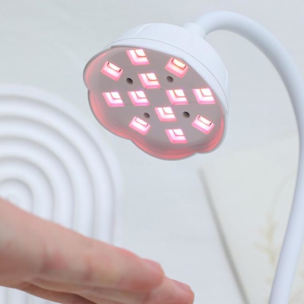 LED UV lampa Nagellampa i form av bordslampa för soft geltippar. Lampan är på