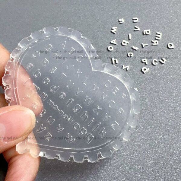 Gjutform silikon stor bokstäver och små bokstäver i mindre storlekar till naglar Nailart Närbild 1