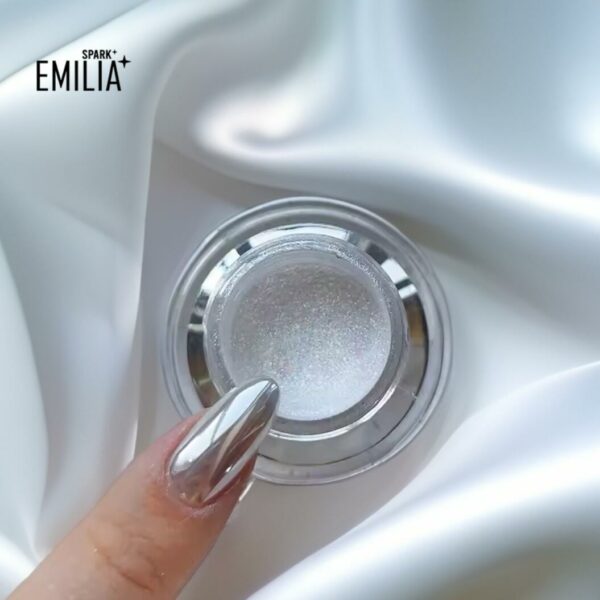 Frost Flash Chrome mirror pure white EMILIA SPARK för chrome naglar Chrome powder. Närbild på chrom pulver.